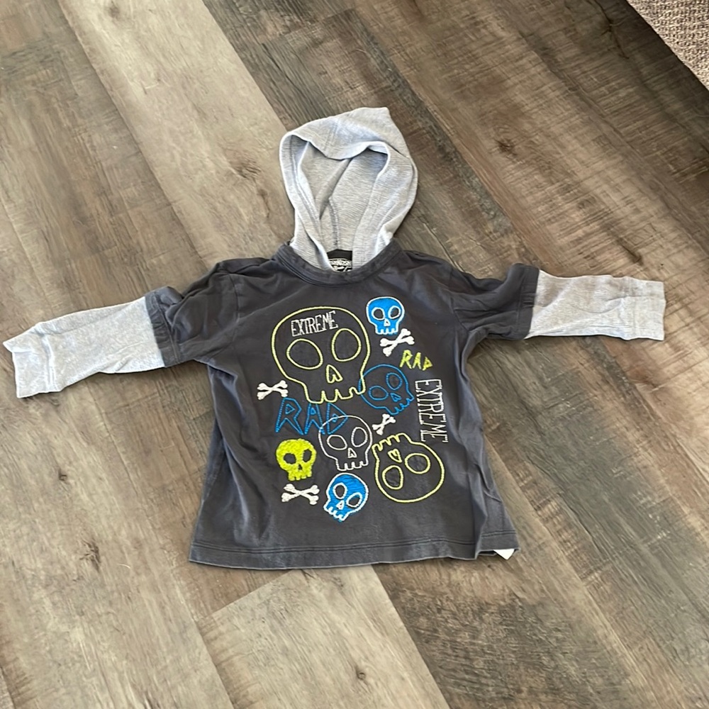 OshKosh 3T Long Hooded Tee
